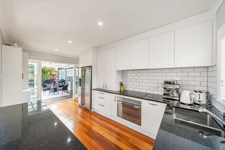 Photo of property in 25 Field Street, Silverstream, Upper Hutt, 5019