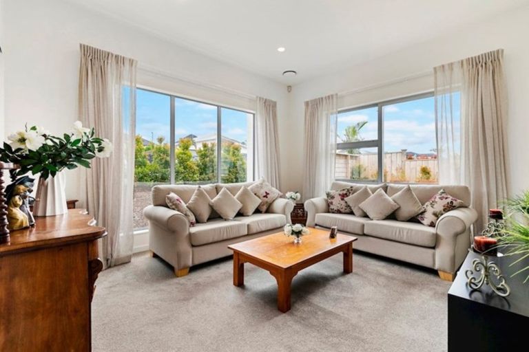 Photo of property in 25 Pioneer Rise, Silverdale, 0932