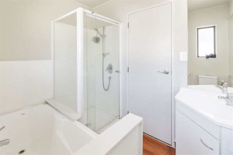 Photo of property in 19 Mellsop Avenue, Waiuku, 2123