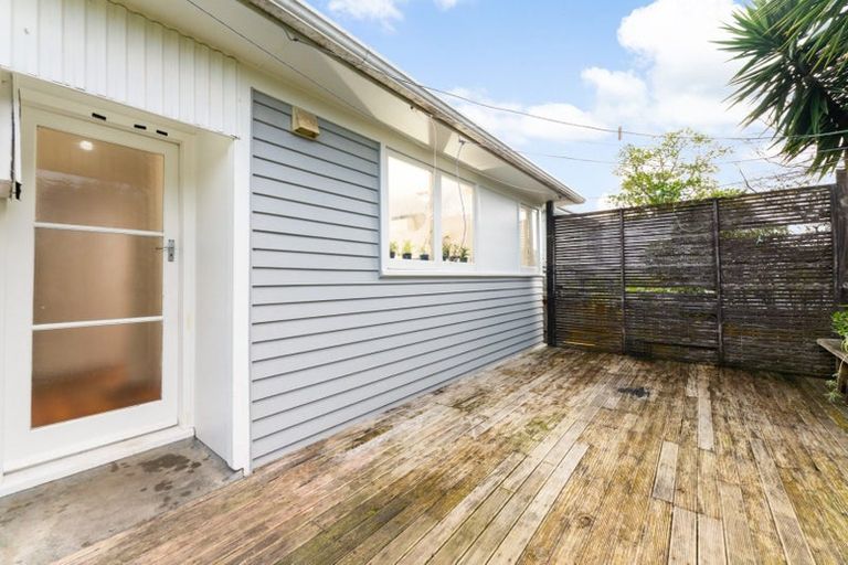 Photo of property in 90 Riverpark Crescent, Henderson, Auckland, 0610