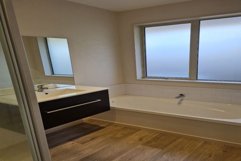 Photo of property in 8 Rollin Street, Heathcote Valley, Christchurch, 8022