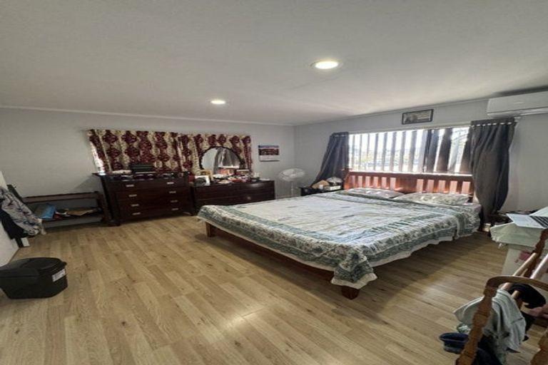 Photo of property in 68 Newington Road, Henderson, Auckland, 0612