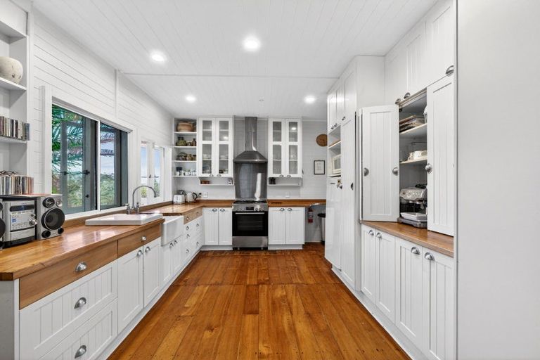 Photo of property in 8 Robertson Street, Russell, 0202