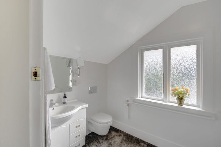 Photo of property in 135 Eglinton Road, Mornington, Dunedin, 9011