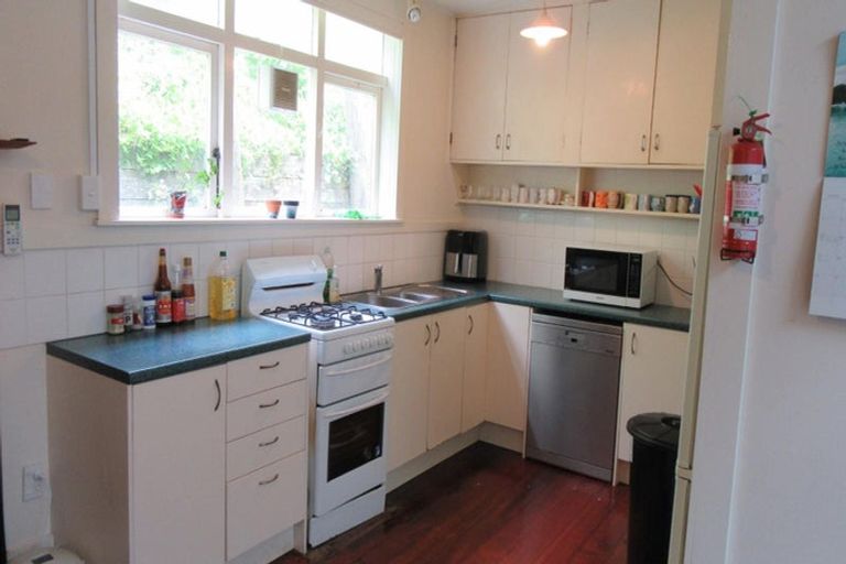 Photo of property in 68 Raroa Road, Kelburn, Wellington, 6012