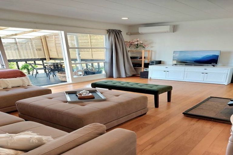 Photo of property in 21 Flaxdale Street, Birkdale, Auckland, 0626