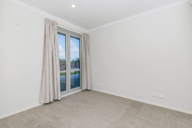 Photo of property in 15 Karika Place, Massey, Auckland, 0614