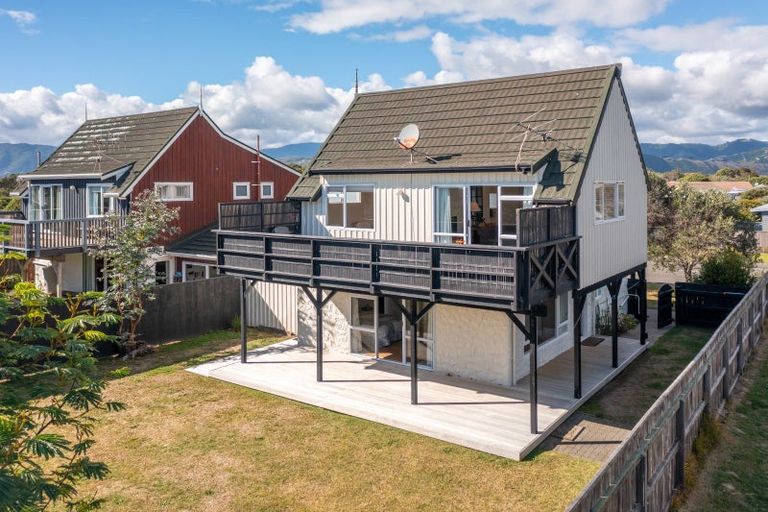 Photo of property in 241 Manly Street, Paraparaumu Beach, Paraparaumu, 5032