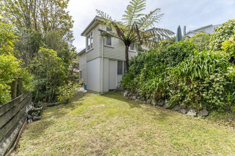 Photo of property in 18 Omar Street, Khandallah, Wellington, 6035