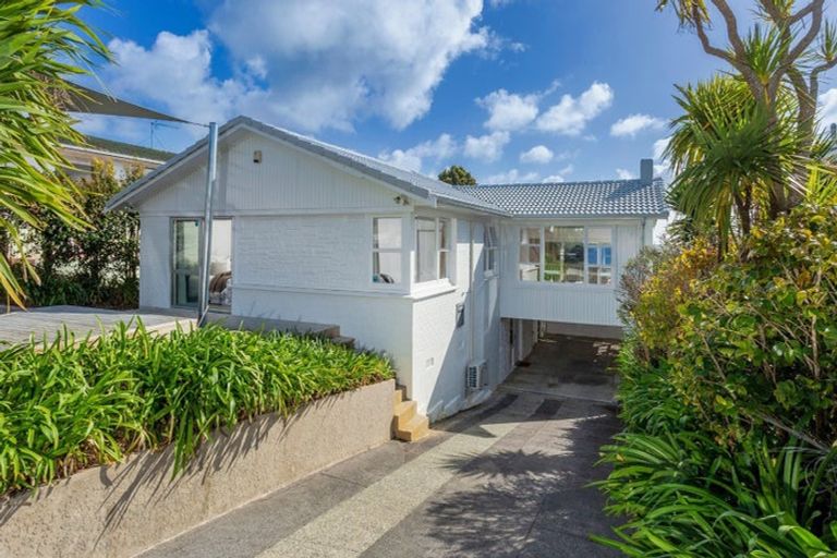 Photo of property in 6 Monarch Avenue, Hillcrest, Auckland, 0627