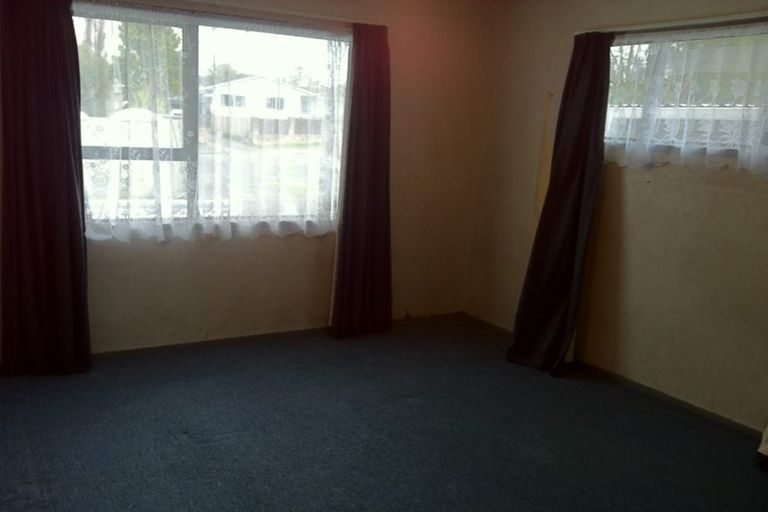 Photo of property in 21 Silverstone Place, Henderson, Auckland, 0612