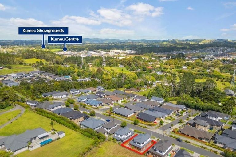 Photo of property in 42 Accolage Boulevard, Kumeu, 0810