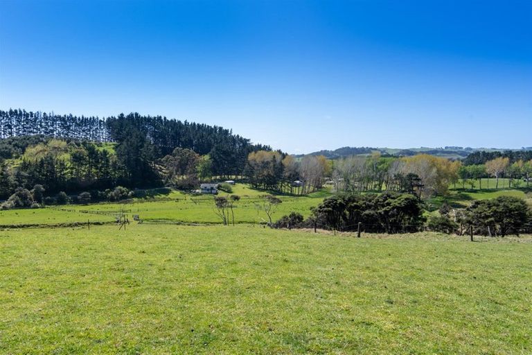 Photo of property in 99 Mcpike Road, Waimauku, 0883