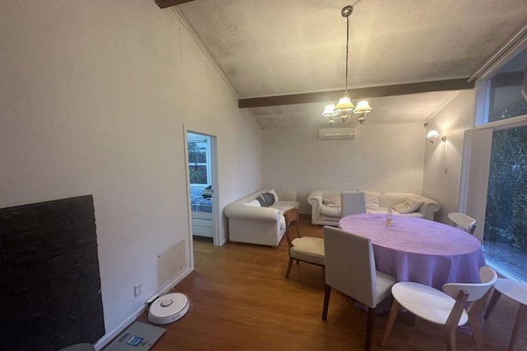 Photo of property in 25 Ellice Road, Totara Vale, Auckland, 0629