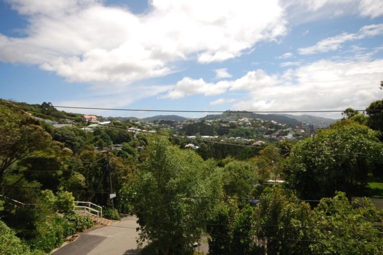 Photo of property in 1/23 Tanera Crescent, Brooklyn, Wellington, 6021