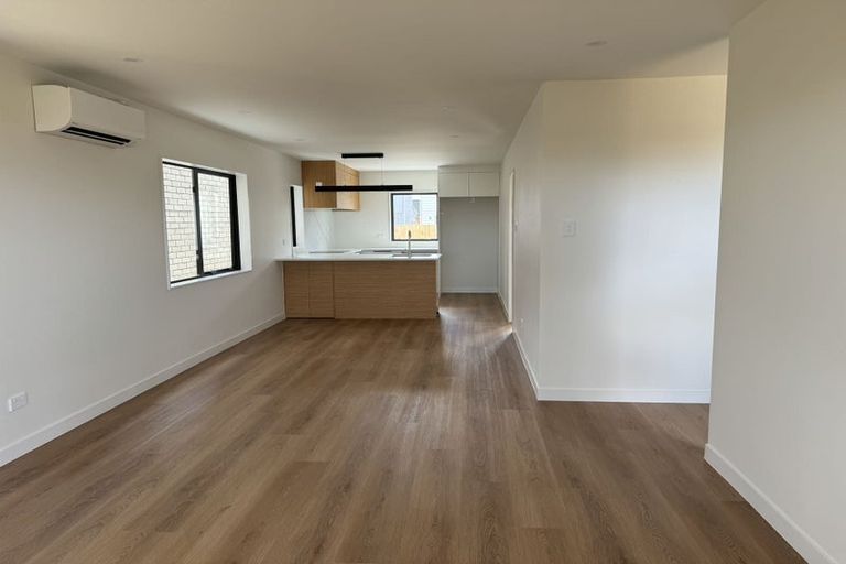 Photo of property in 121b Grove Road, Papakura, 2110