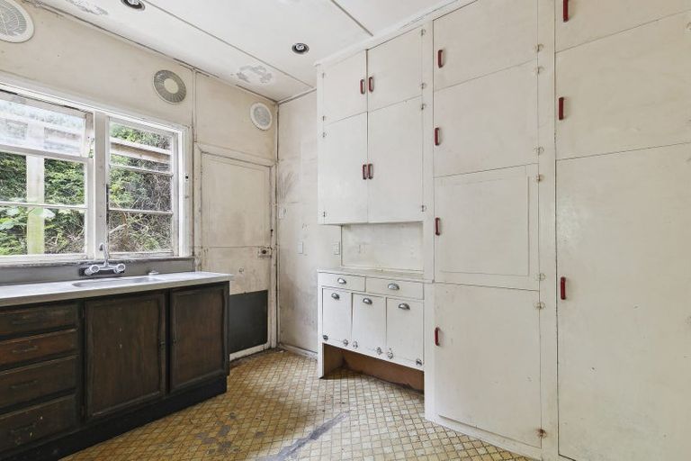 Photo of property in 43a Northland Road, Northland, Wellington, 6012