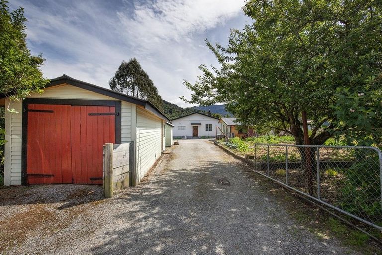 Photo of property in 31 Stafford Street, Blackball, 7804