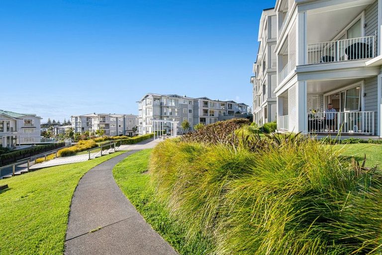 Photo of property in 152 Landmark Terrace, Orewa, 0931