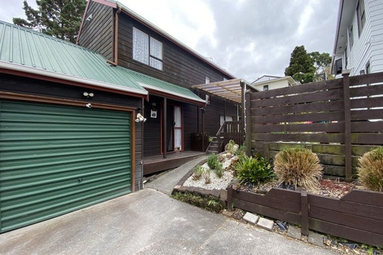 Photo of property in 4/43-53 Chivalry Road, Glenfield, Auckland, 0629