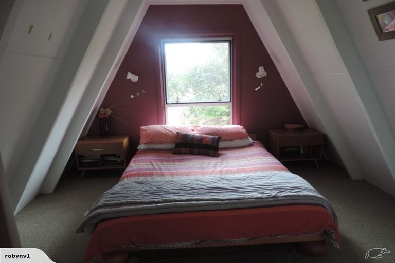 Photo of property in 45 Lake View Terrace, Moana, 7875