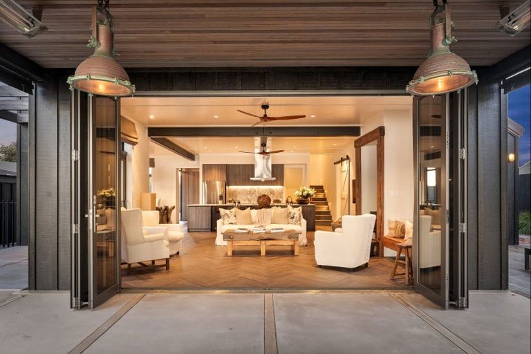 Photo of property in 10 Ida Way, Omaha, 0986