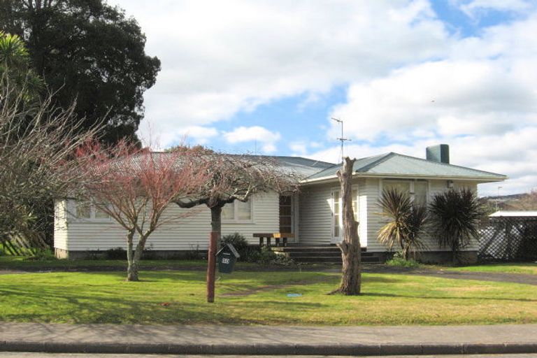 Photo of property in 50 Sutton Crescent, Papakura, 2110