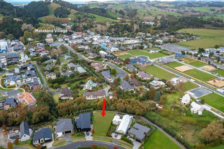 Photo of property in 37 Laly Haddon Place, Matakana, 0985