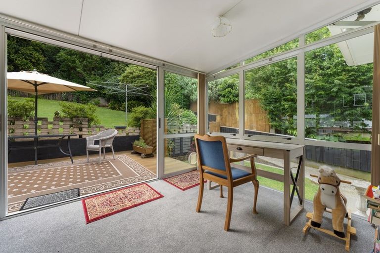 Photo of property in 21 Ambury Place, Merrilands, New Plymouth, 4312