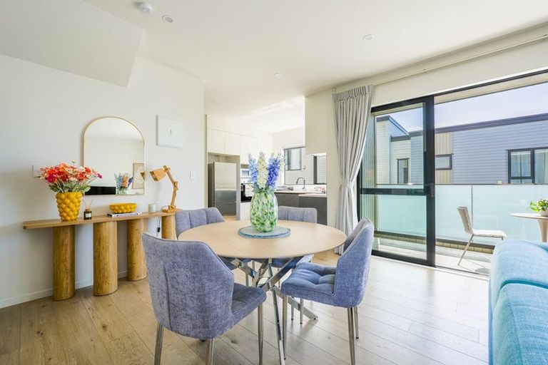 Photo of property in 2/26 Long Bay Drive, Torbay, Auckland, 0630