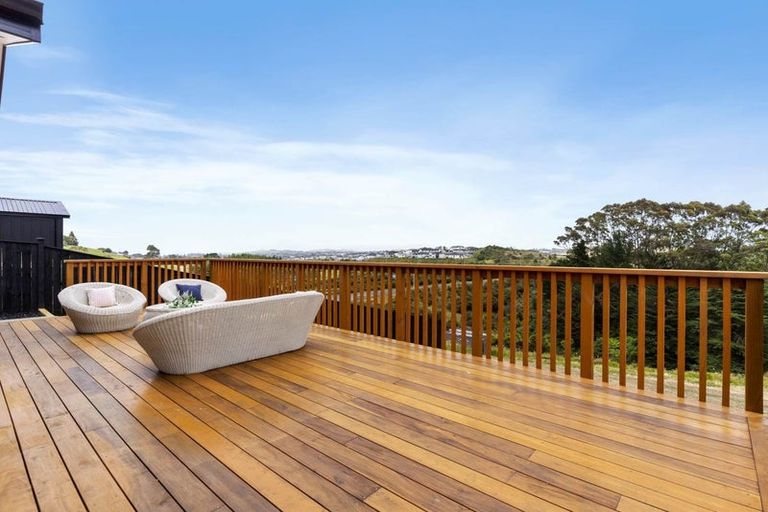 Photo of property in 36 Paparahi Place, Wainui, 0992