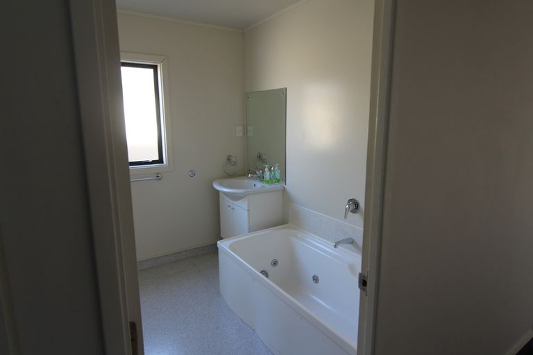 Photo of property in 8d Mckellar Court, Cromwell, 9310