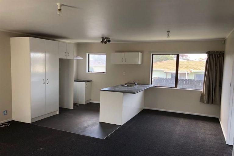 Photo of property in 1/38 Maplesden Drive, Clendon Park, Auckland, 2103