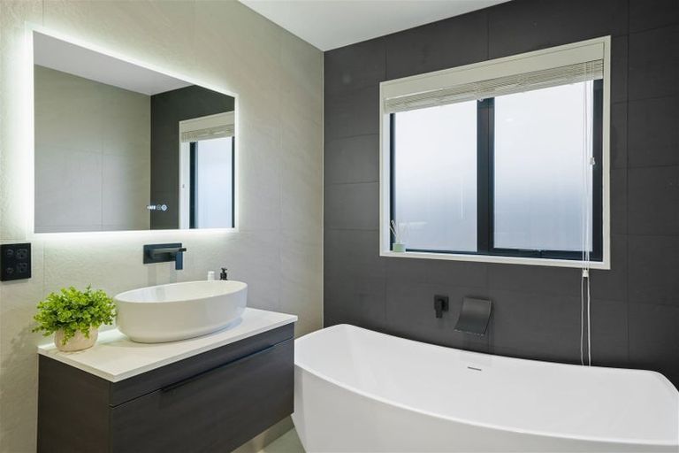 Photo of property in 10 Whitburn Avenue, Halswell, Christchurch, 8025