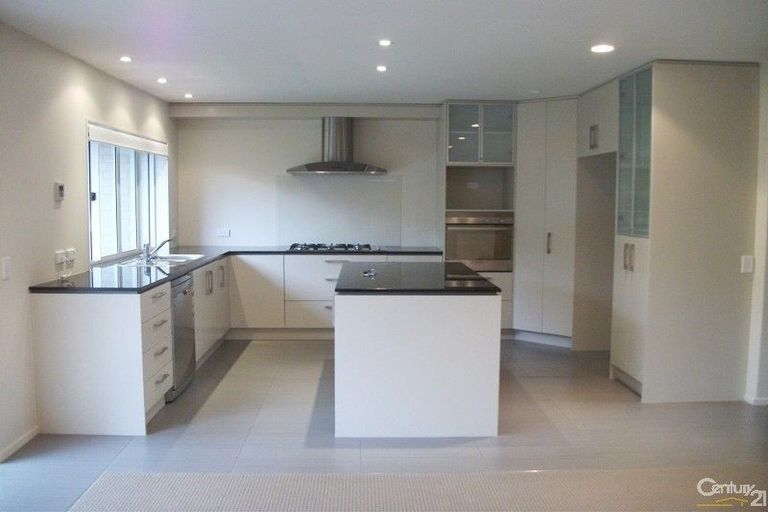 Photo of property in 22 Terrasini Drive, Flat Bush, Auckland, 2019