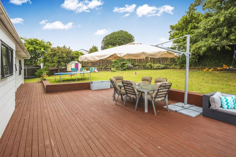 Photo of property in 24 Pahi Place, West Harbour, Auckland, 0618