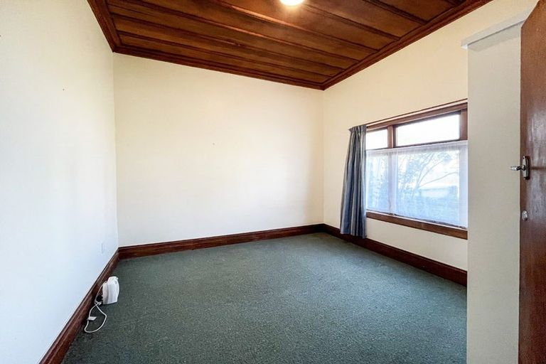 Photo of property in 215 College Street, West End, Palmerston North, 4412