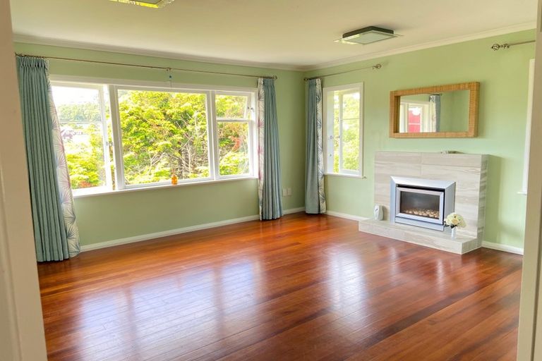 Photo of property in 1 Berrymead Way, Karori, Wellington, 6012