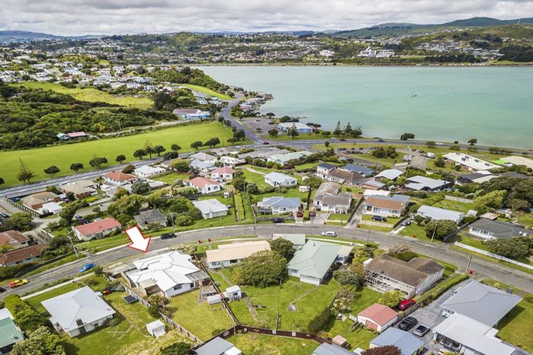 Photo of property in 26 Waiuta Street, Titahi Bay, Porirua, 5022