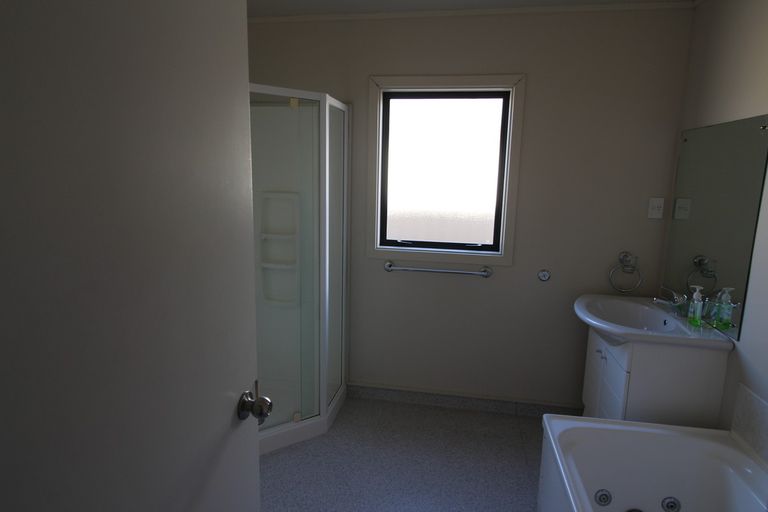 Photo of property in 8d Mckellar Court, Cromwell, 9310