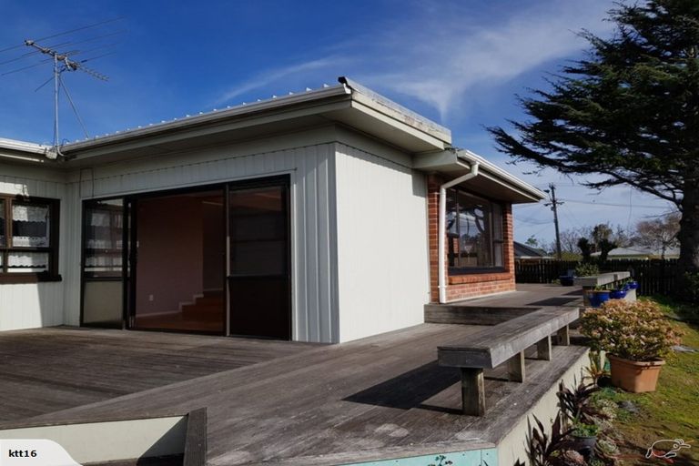 Photo of property in 37 Graeme Avenue, Mangere East, Auckland, 2024