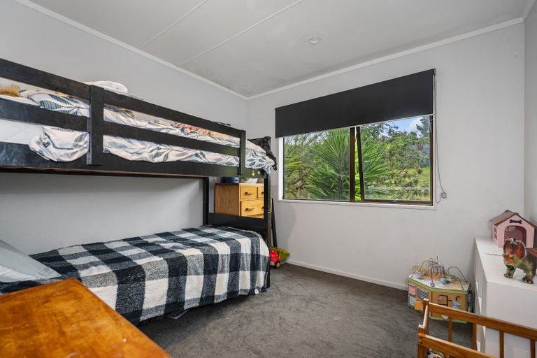 Photo of property in 37 Resolution Road, Welcome Bay, Tauranga, 3112