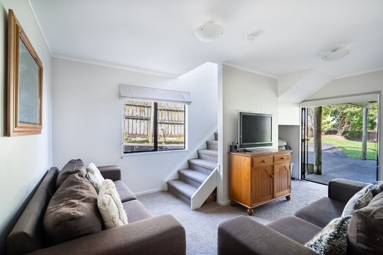 Photo of property in 121 Astley Avenue, New Lynn, Auckland, 0600