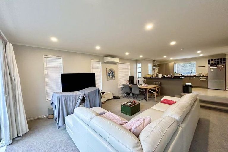 Photo of property in 103 Baverstock Road, Flat Bush, Auckland, 2016