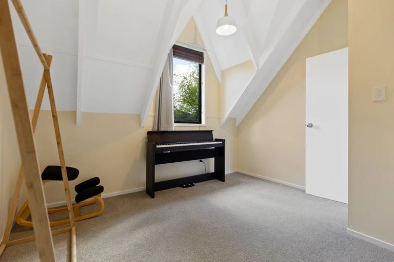 Photo of property in 14b South Lynn Road, Titirangi, Auckland, 0604