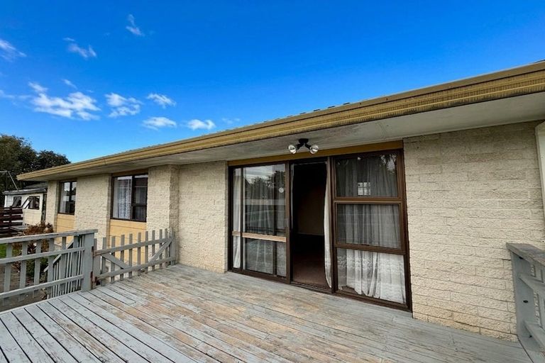 Photo of property in 2/319 Roscommon Road, Clendon Park, Auckland, 2103