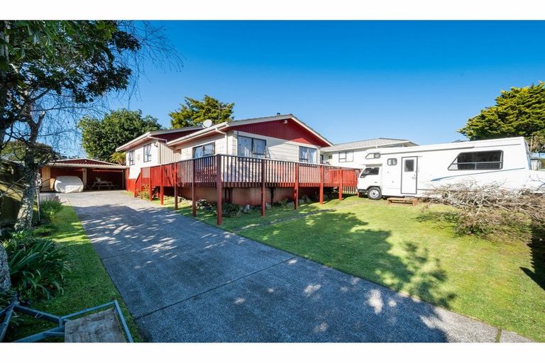 Photo of property in 10 Scarlet Drive, Ranui, Auckland, 0612