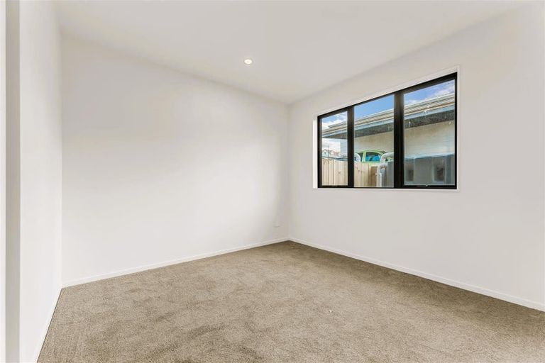 Photo of property in 16b Bellringer Road, Massey, Auckland, 0614
