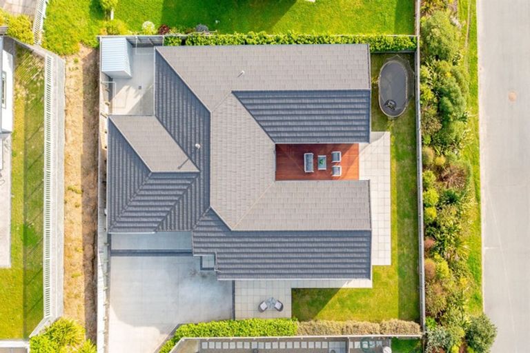 Photo of property in 14 Ken Douglas Drive, Aotea, Porirua, 5024