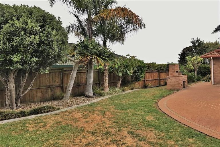 Photo of property in 5 Castlehill Court, Wattle Downs, Auckland, 2103